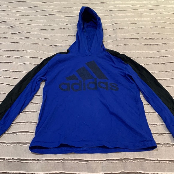 Boys size S (8) Adidas long sleeve hooded shirt